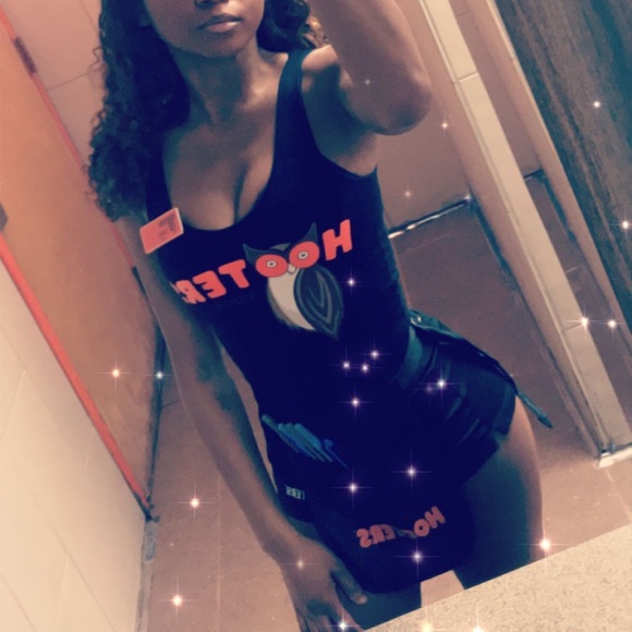 Hooters Uniforms - Picture 5 of 5